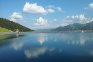 Der Speicherteich Wetterkreuz bietet eine willkommene Abkühlung