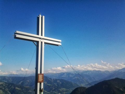 Auch ein Gipfelsieg ist möglich bei der Wanderung am Pinzgauer Spaziergang